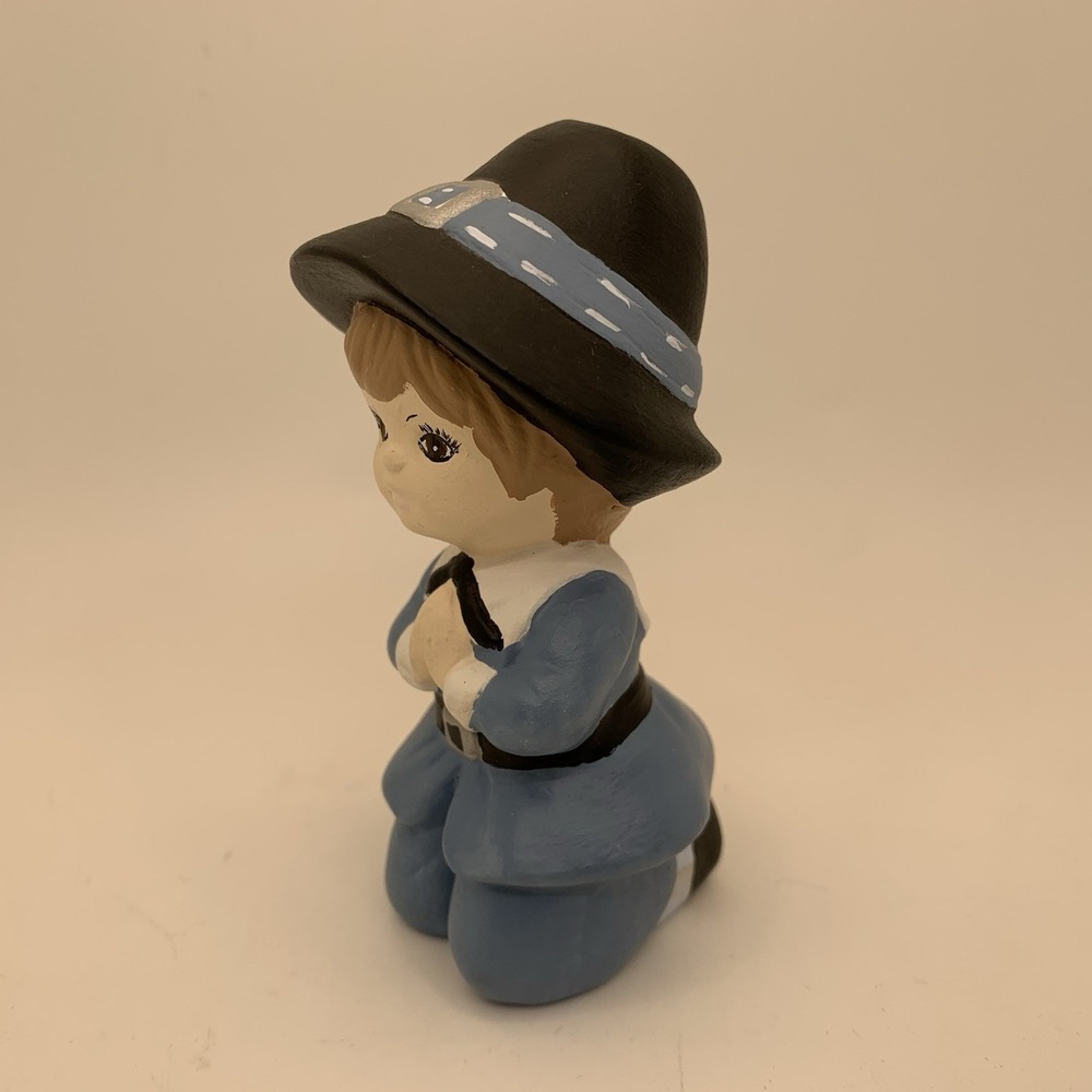 Vintage Pilgrim Boy Figurines Kneeling & Praying 3.5" Tall Ceramic Hand Painted - Picture 3 of 7